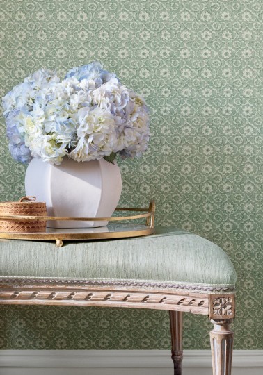 Anna French AT16124 Belvedere Holly Trellis Sage - tapeta w stylizowane kwiaty ostrokrzewu