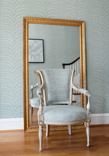 Anna French AT16103 Belvedere Frondescence Off White - tapeta z lnianej siatki w liście