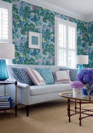 Thibaut T42022 Sojourn Pagoda Trees Coral and Green - tapeta w roślinny krajobraz w stylu chinoiserie