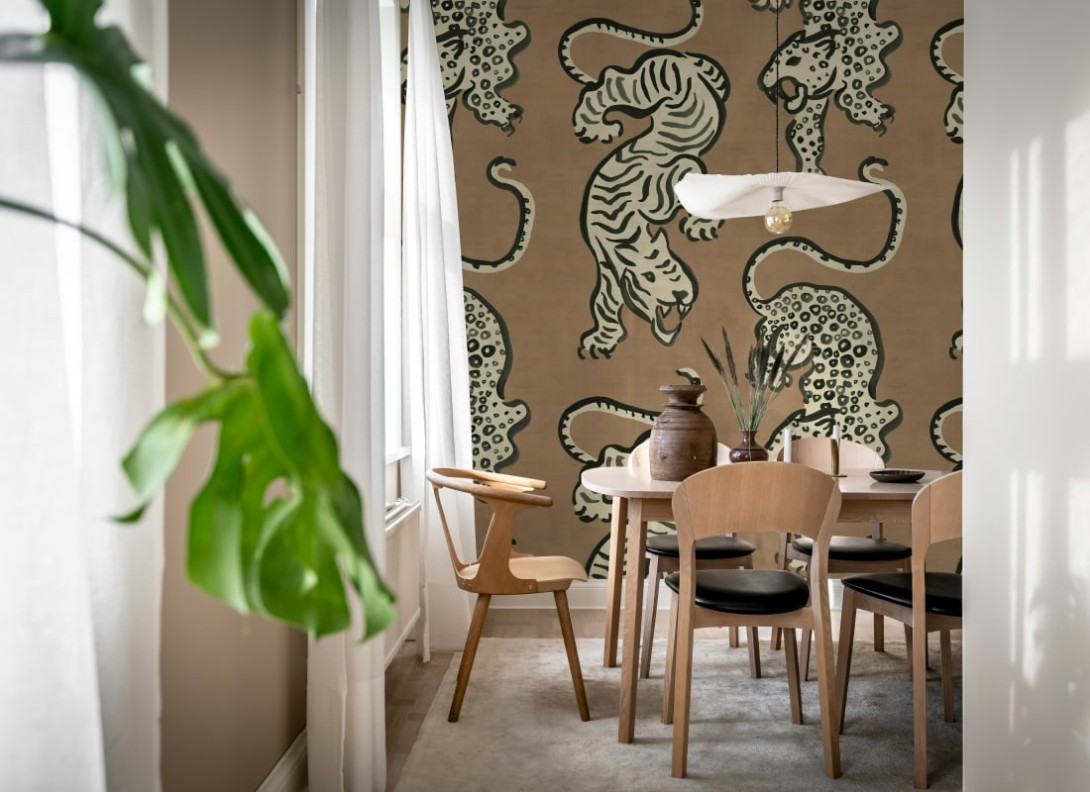 Rebel Walls R21244 Symbolic Ink Tiger Rust - mural w tygrysy