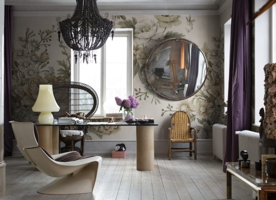 Rebel Walls R18491 Marie Olsson Nylander Efraim Beige - mural w vintage kwiaty