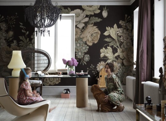 Rebel Walls R18492 Marie Olsson Nylander Efraim Night - mural w vintage kwiaty