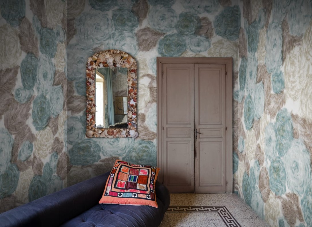 Rebel Walls R21372 Marie Olsson Nylander Sol Rosa Blue - mural w retro róże