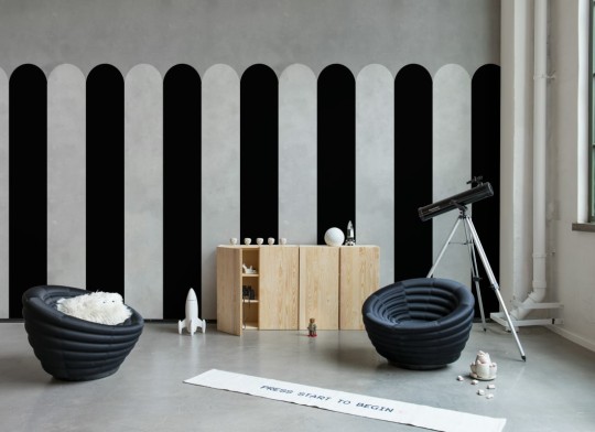 Rebel Walls R20370 Pops Circus Stripes Licorice - mural w paski