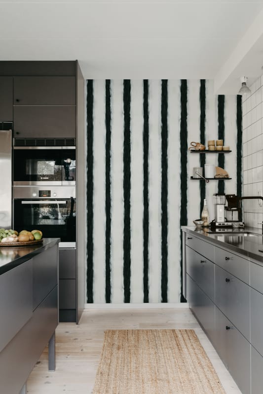 Rebel Walls R20674 Pops Painted Stripes Black & White - mural w paski