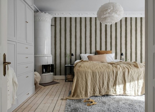 Rebel Walls R20677 Pops Painted Stripes Brown - mural w paski