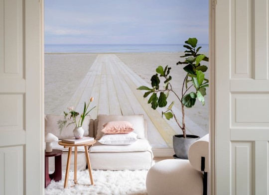 Rebel Walls R20260 Pops Pops To the Sea Sand - mural w morski krajobraz