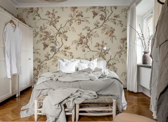 Rebel Walls R21172 Pops Rose Garland Beige - mural w róże