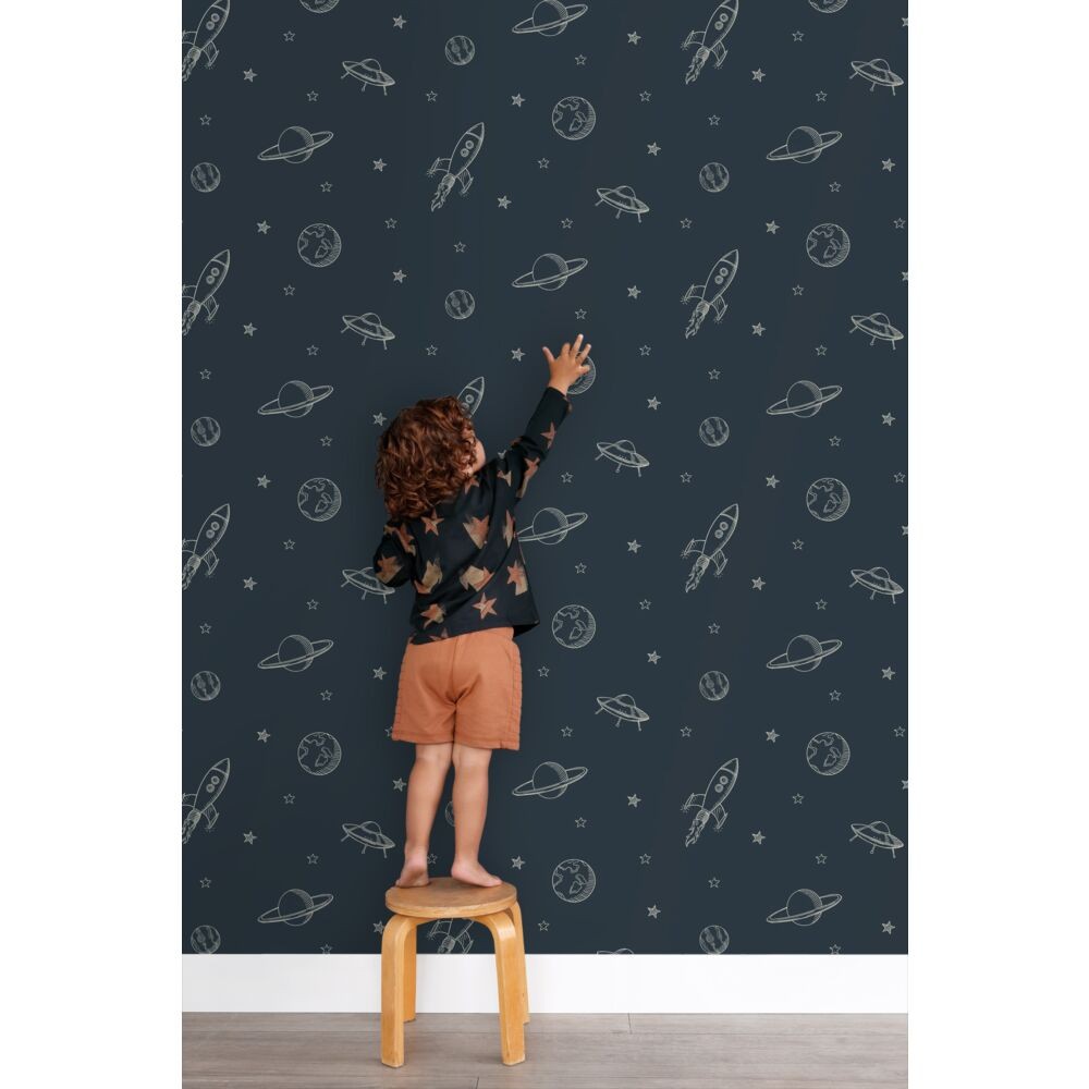 Esta 139422 To the moon and back Planets in outer space dark blue - tapeta dziecięca w kosmiczny motyw