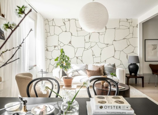 Rebel Walls R21403 Shutterstock Rustic Grid Warm White - mural imitujący kamienną strukturę