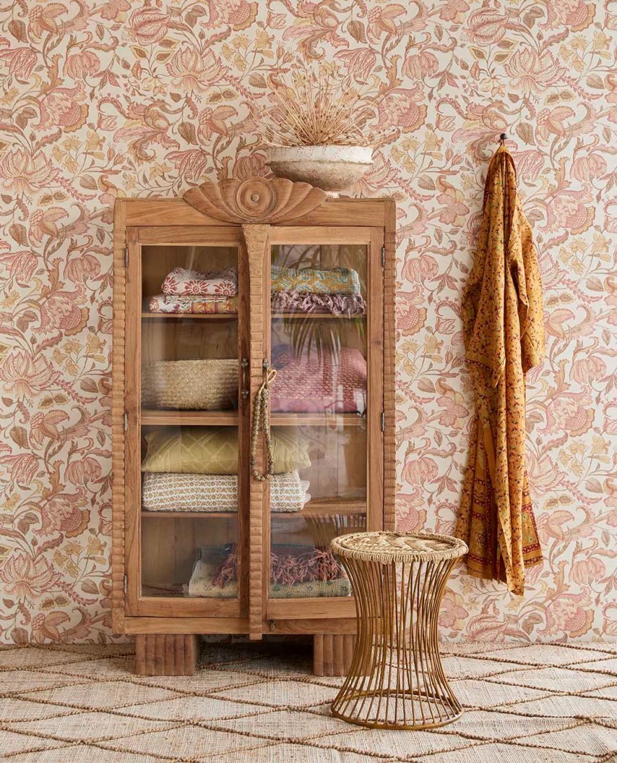 Eijffinger 350643 Amber - tapeta w stylizowane rośliny na tle imitującym tkaninę
