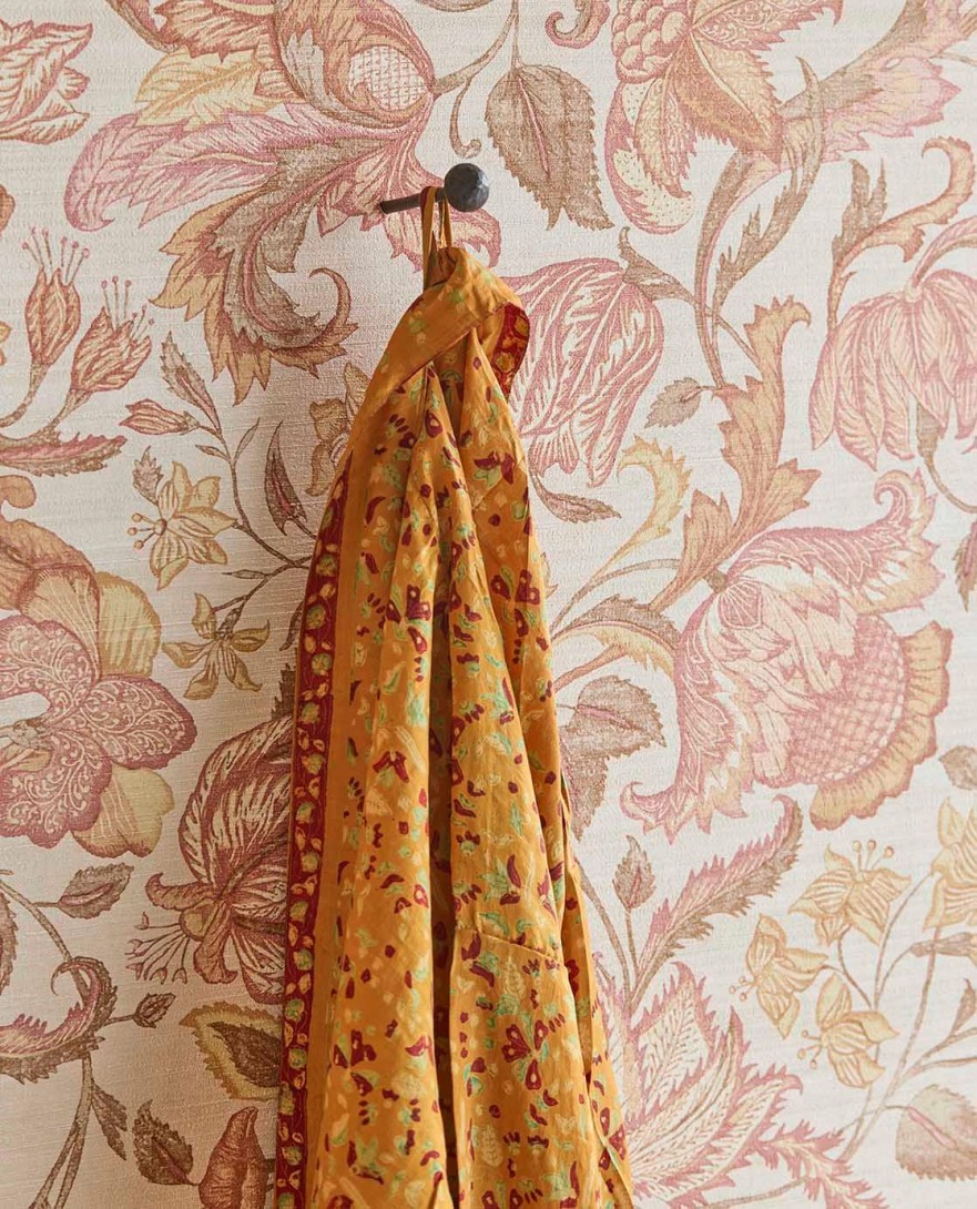Eijffinger 350643 Amber - tapeta w stylizowane rośliny na tle imitującym tkaninę