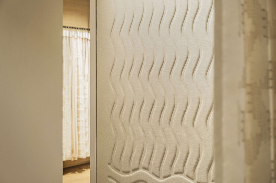 Elitis RM 1054 01 Forms Wave Lin – tapeta trójwymiarowa z lnu