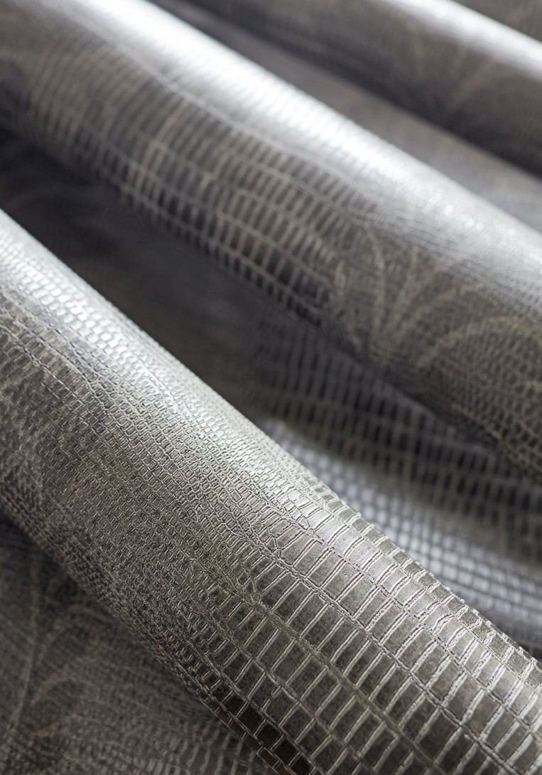 Thibaut T89114 Damask Resource 4 French Quarter Damask Charcoal - tapeta w ornamenty roślinne układające się w paski