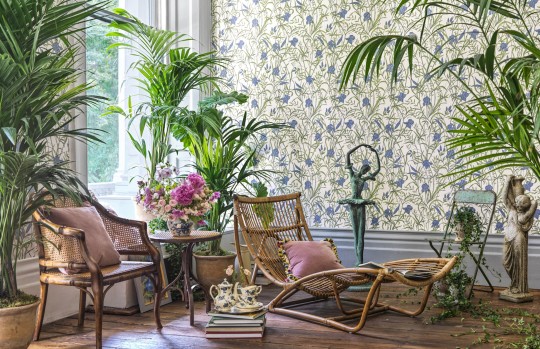 Cole & Son 128/5026 Classics Collection Vol. II Iris Soft Cerulean on Porcelain - tapeta w irysy