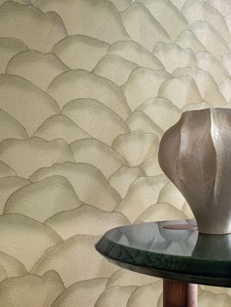 Casamance 76971324 Broderies Ondula Sable - tapeta imitująca materiał