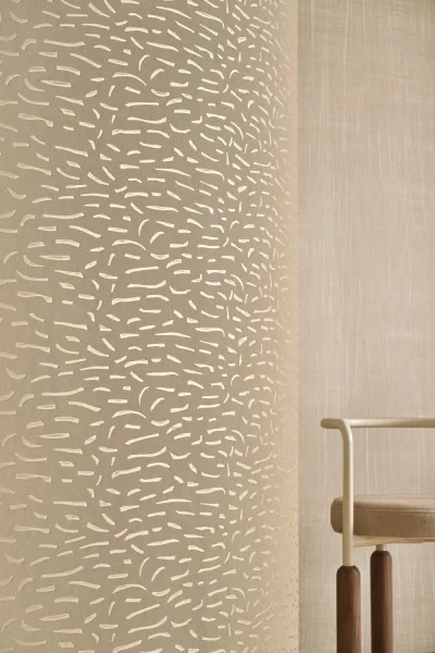 Casamance 71900363 Impulsion Luméis Terre de sienne bronze - tapeta tekstylna z metalicznymi elementami