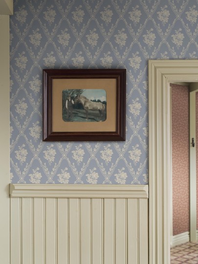 Boras Tapeter 8060 Anno II Västigårn Blue - tapeta w roślinne ornamenty