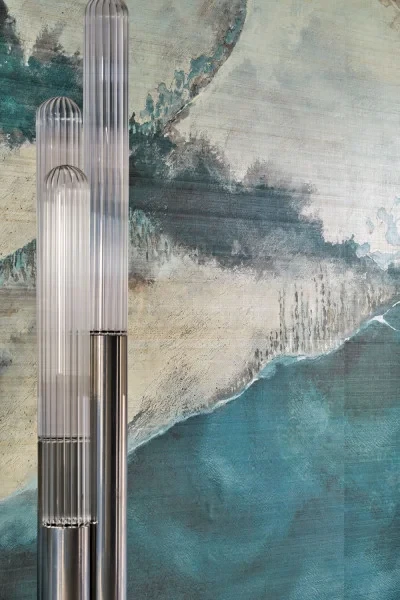Casamance 71750223 Exploration Horizon Bleu beige doré - tekstylny mural w górski krajobraz