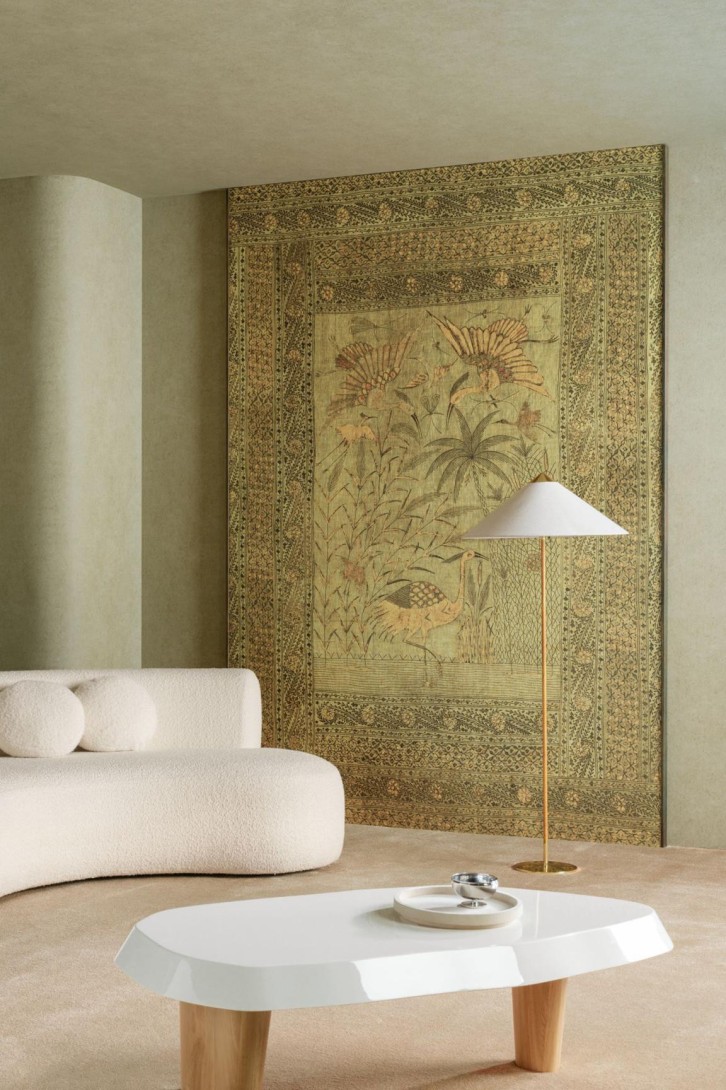 Arte 30370 Essentials Kaolin Passeggio Golden Olive - mural w żurawie na tle imitującym pergamin