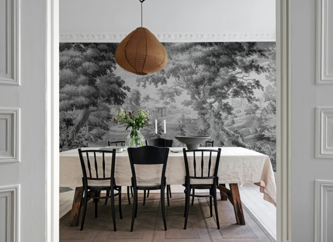 Rebel Walls R21799 Pops Antique Tapestry Black & White - mural w klasyczny pejzaż