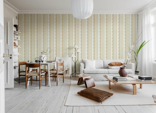 Rebel Walls R21529 Pops Wavy Stripe Beige - mural w paski i fale
