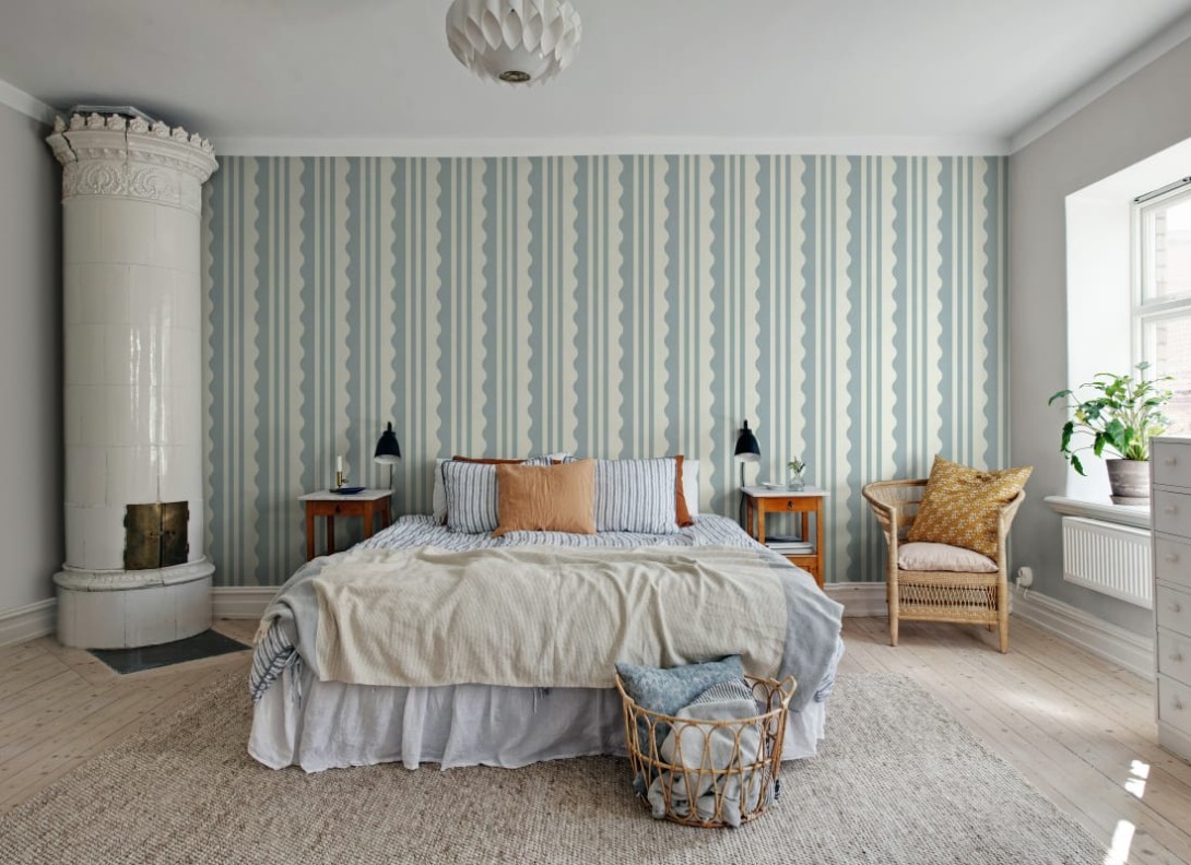 Rebel Walls R21528 Pops Wavy Stripe Blue - mural w paski i fale