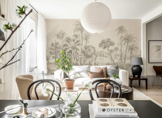 Rebel Walls R20893 Eden Escape Giraffe Savannah Beige - mural w krajobraz sawanny