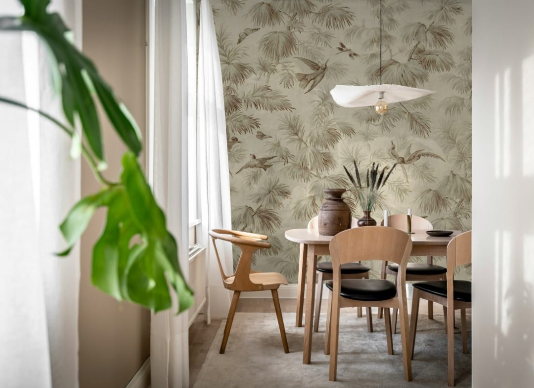Rebel Walls R20908 Eden Escape Humming Harmony Beige - mural w ptaki i ważki w stylu vintage
