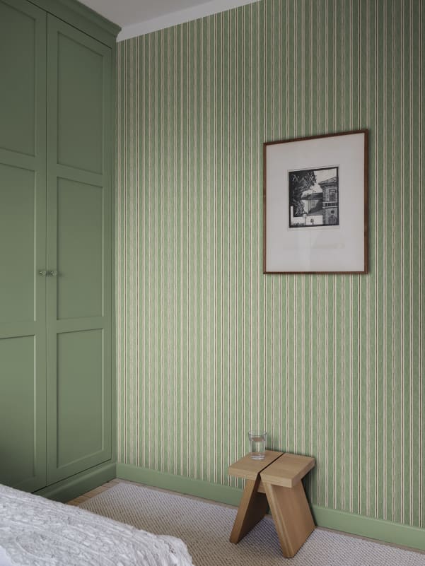 Sandberg S10761 Familjen Albin Dark Green – mural w malowane paski