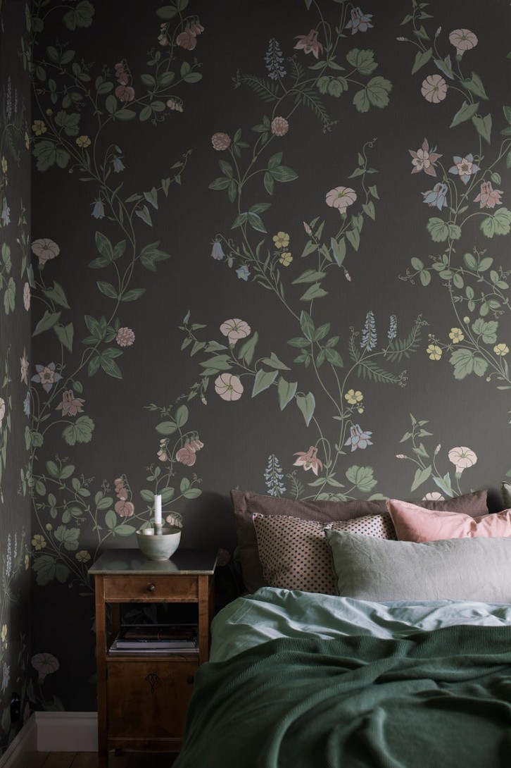 Boras Tapeter 9754W Studio Midsummer Eve Grand Black - mural w polne kwiaty