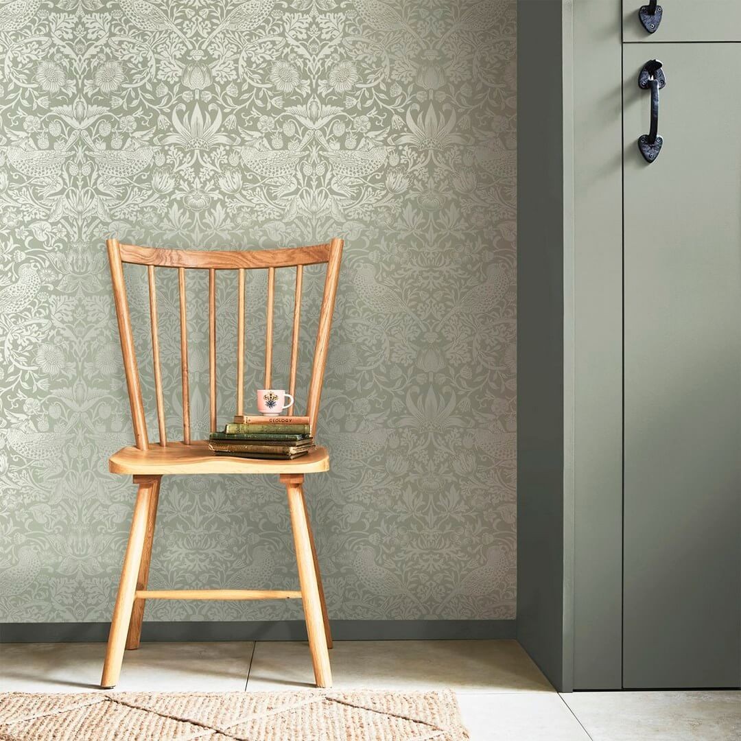 Graham & Brown 124237 William Morris At Home - metaliczna tapeta w ptaki i roślinne ornamenty