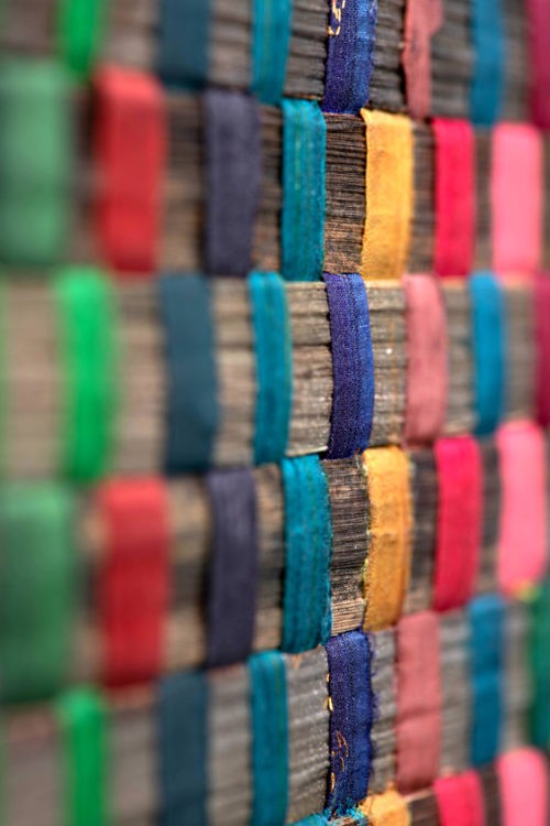 Omexco AT62 Atelier - tapeta w kratkę z jedwabiu i abaki