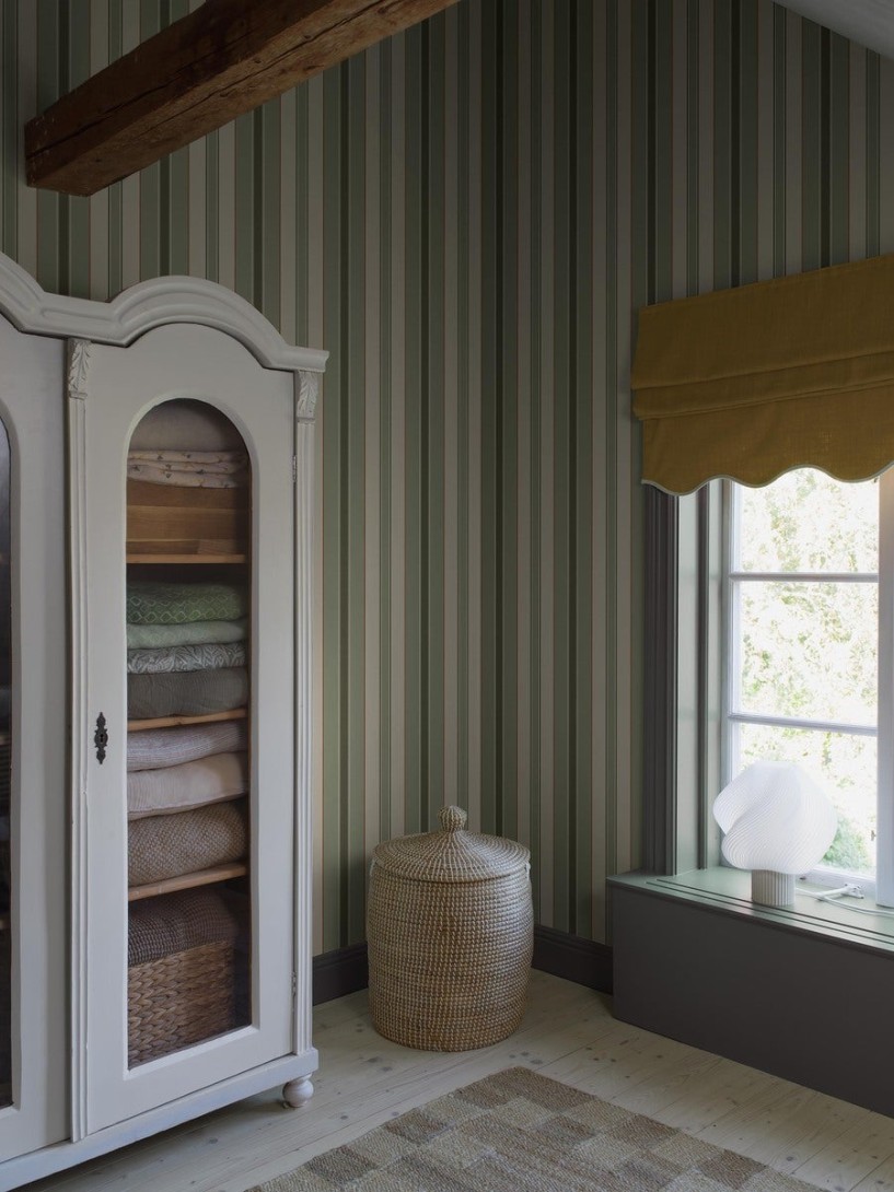 Boras Tapeter 9791W Studio Stockholm Stripe Green - mural w paski