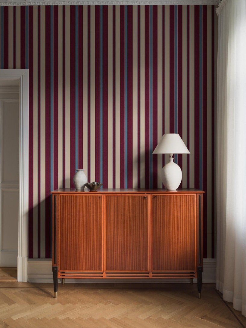 Boras Tapeter 9792W Studio Stockholm Stripe Red - mural w paski