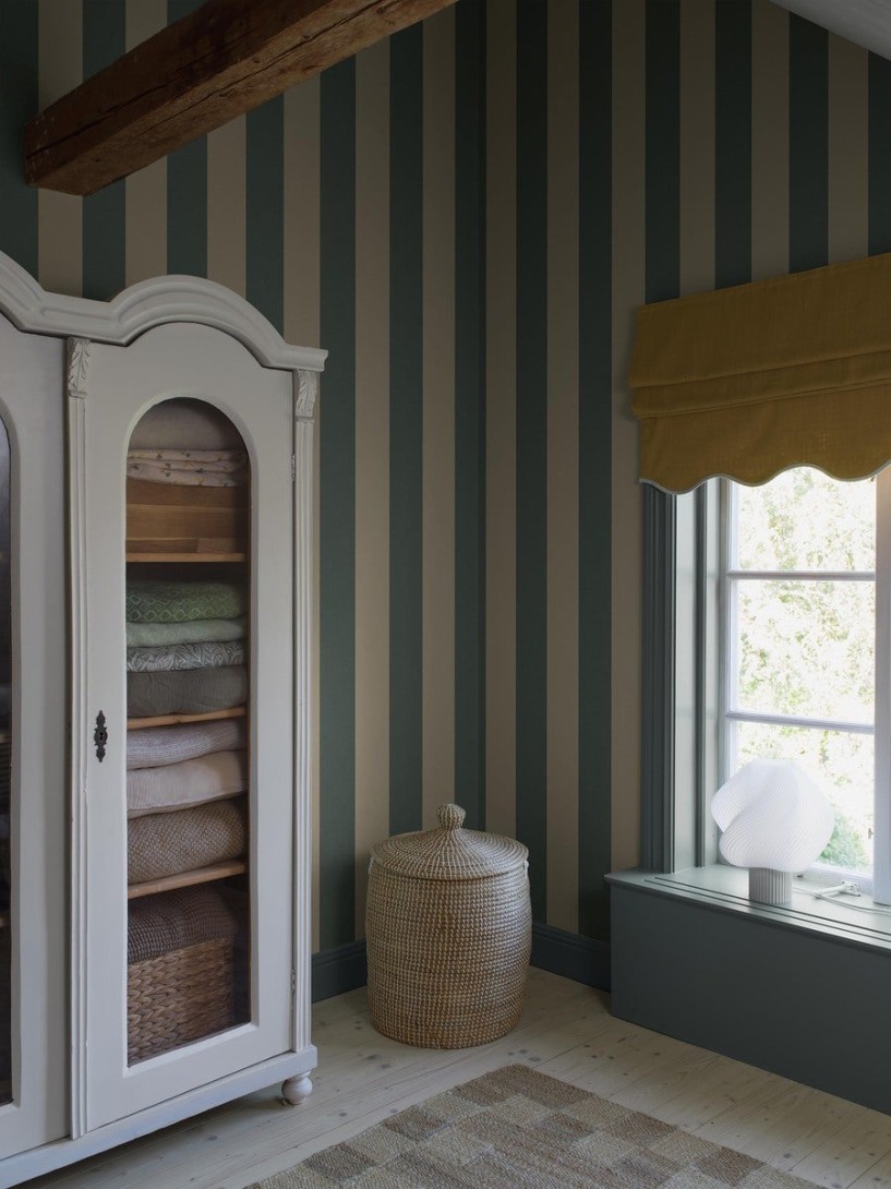 Boras Tapeter 9800W Studio Båstad Stripe Green - mural w paski