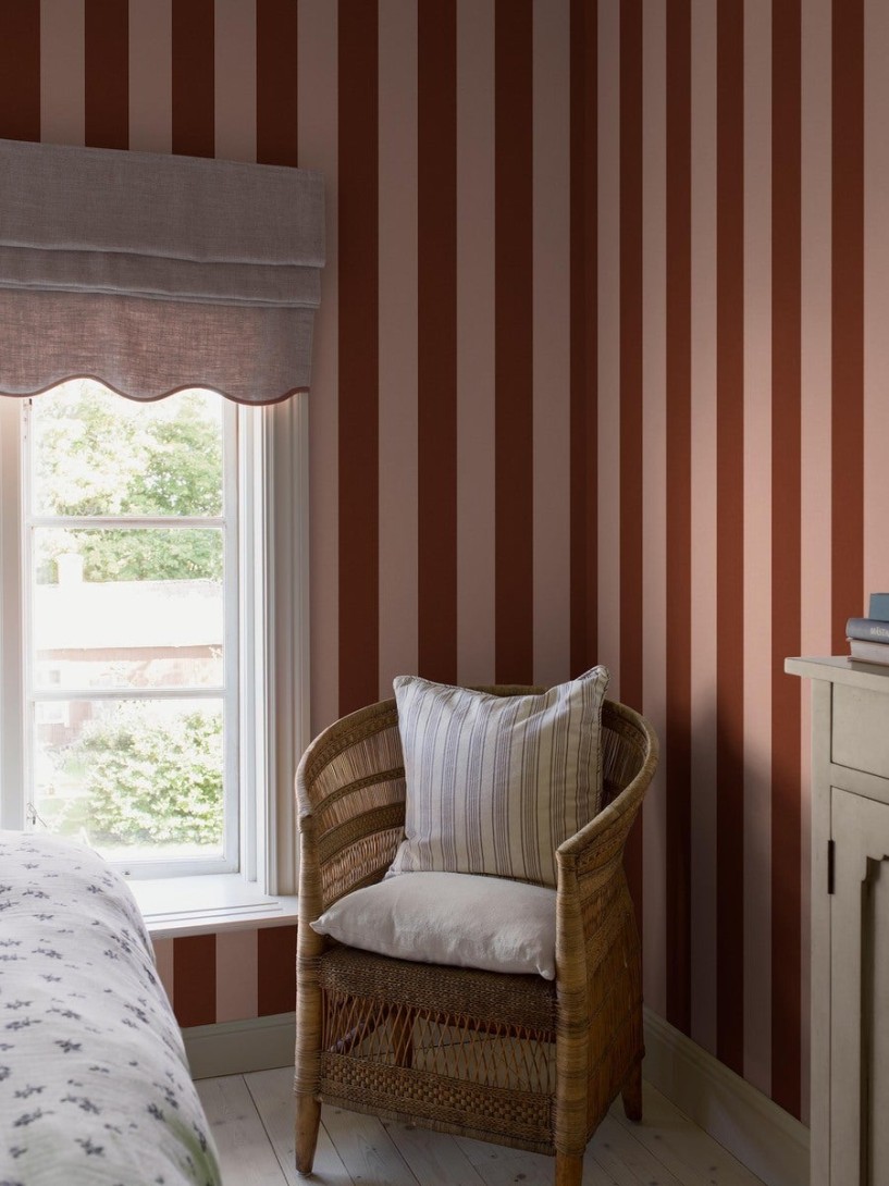 Boras Tapeter 9803W Studio Båstad Stripe Red - mural w paski