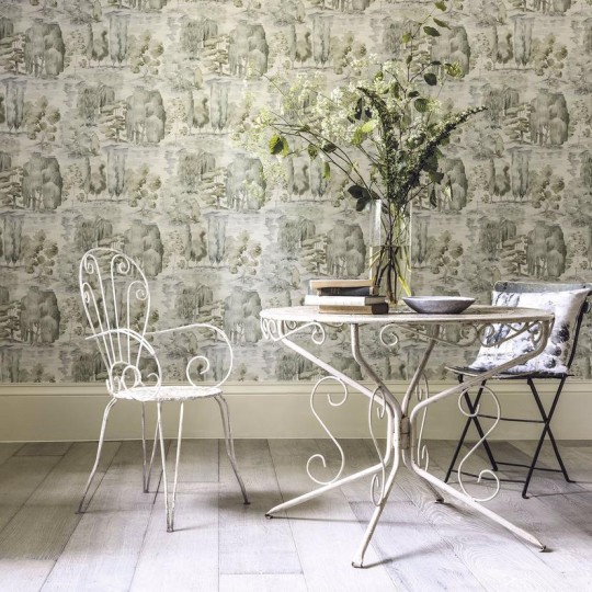 Sanderson DWAP216280 Curios Waterperry Ivory/Stone - tapeta w akwarelowe drzewa