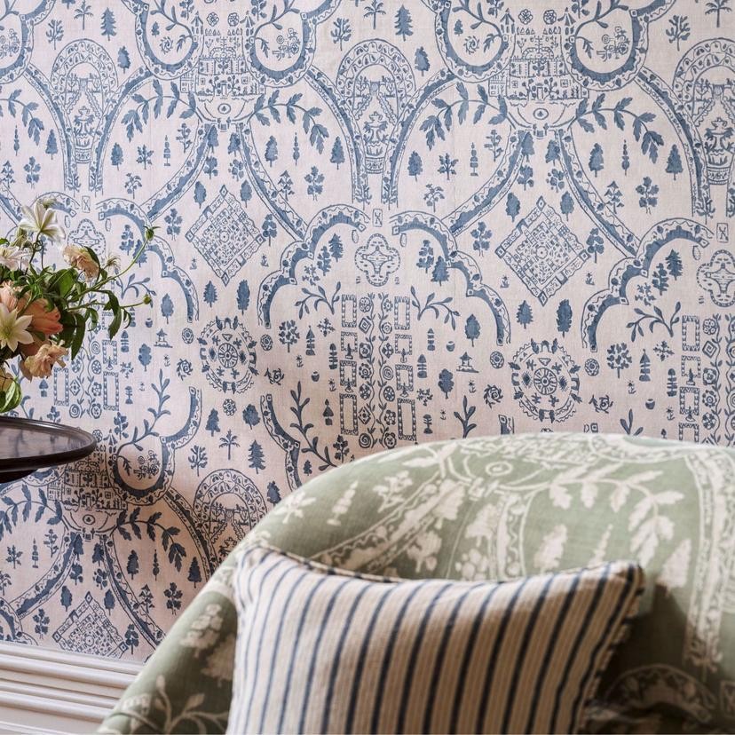 Sanderson DHIP217511 Highgrove Topiary View Thyme - tapeta z planem ogrodu