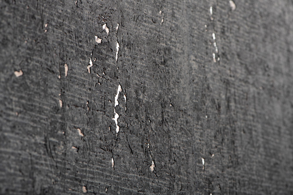 Omexco KHA46 Khatam - tapeta z korka z metalicznymi akcentami