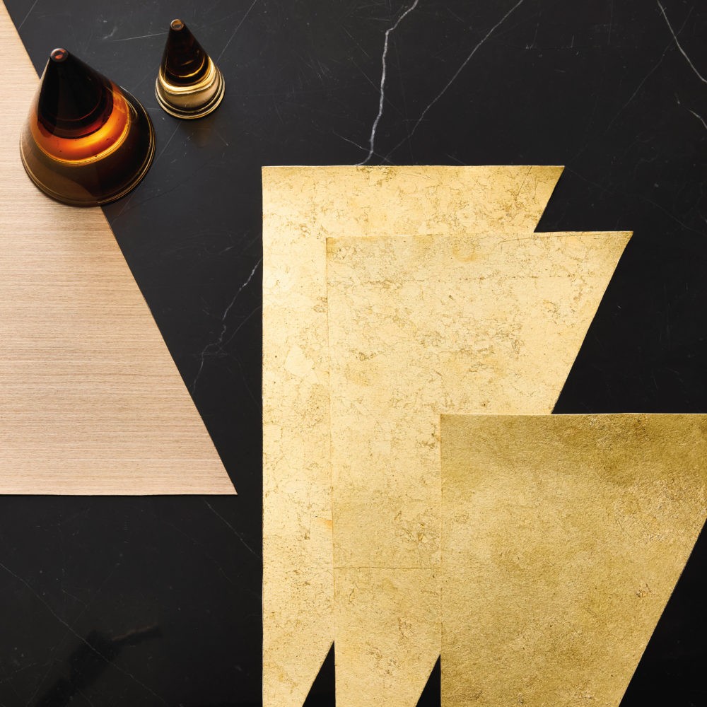 Omexco LAN312 Light at Night - tapeta z forniru drewnianego w patchworkowy wzór