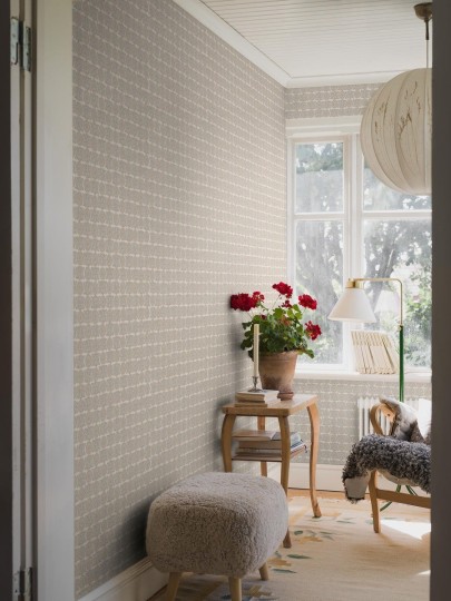 Boras Tapeter 1384 Scandinavian Designers Turi Gramstad Oliver Astrid - tapeta w noryckie róże