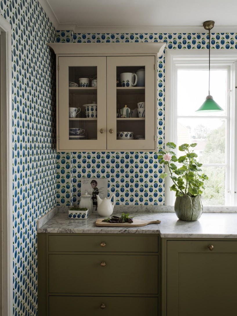 Boras Tapeter 1974 Scandinavian Designers Stig Lindberg Prunus - tapeta w śliwki retro