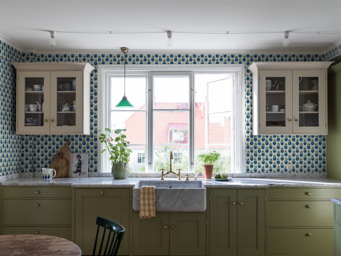 Boras Tapeter 1974 Scandinavian Designers Stig Lindberg Prunus - tapeta w śliwki retro