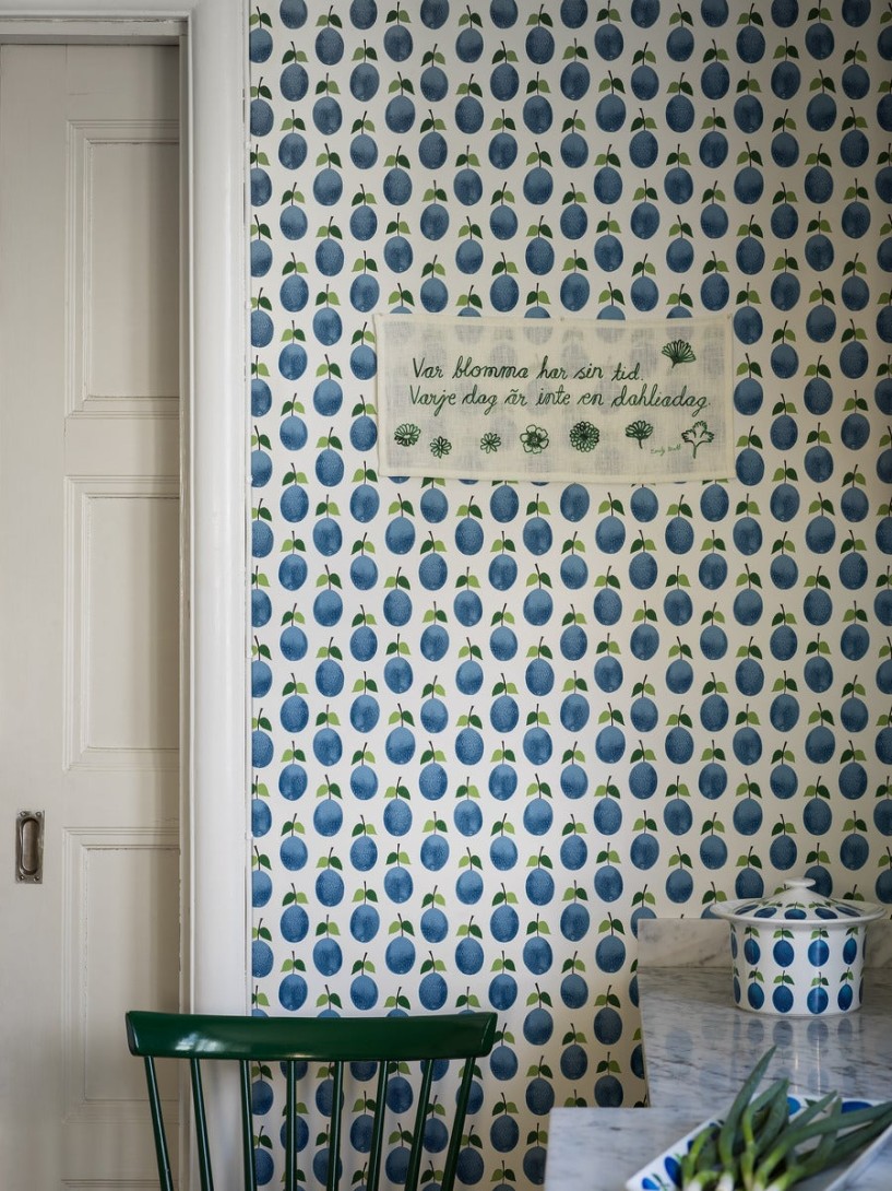 Boras Tapeter 1974 Scandinavian Designers Stig Lindberg Prunus - tapeta w śliwki retro