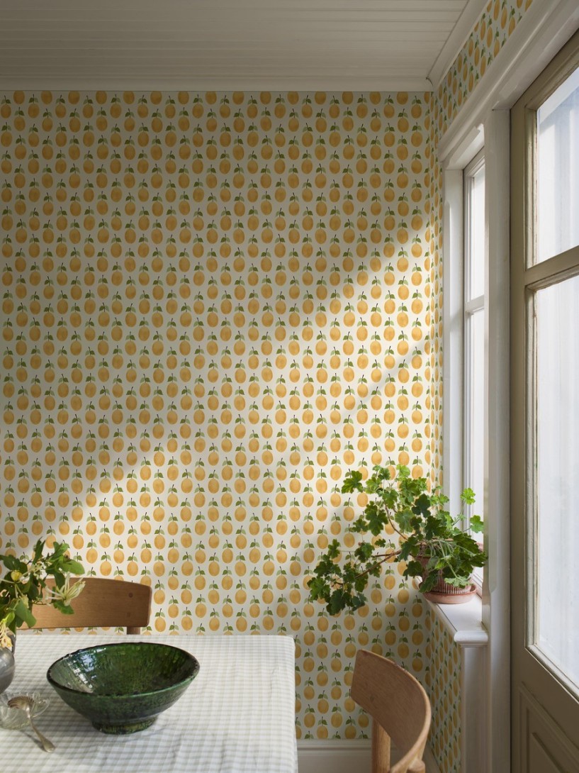 Boras Tapeter 1975 Scandinavian Designers Stig Lindberg Prunus - tapeta w śliwki retro