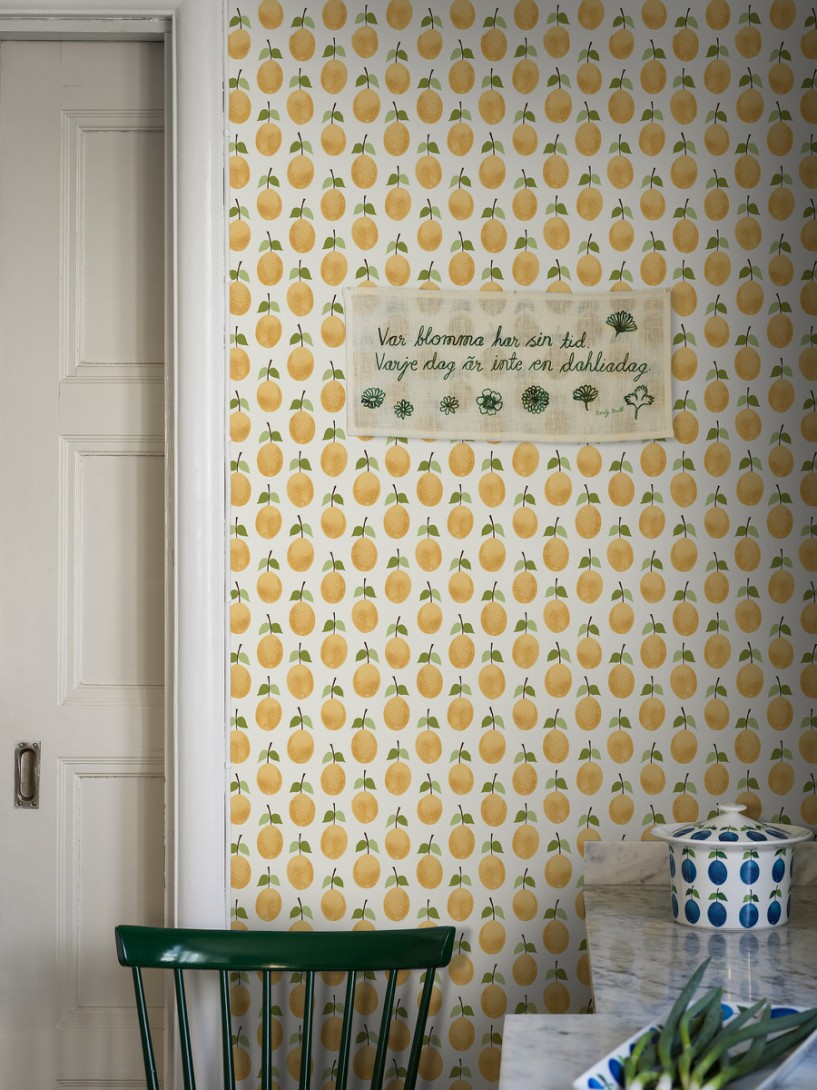 Boras Tapeter 1975 Scandinavian Designers Stig Lindberg Prunus - tapeta w śliwki retro
