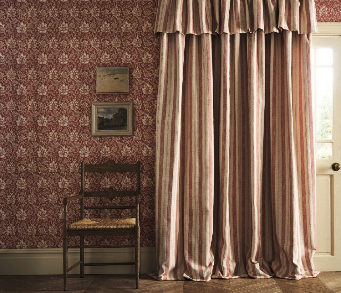 Osborne & Little NCW4593-02 Honfleur Annecy White/Light Neutral - tapeta w paisley z liściem dębowym