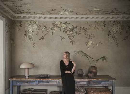 Sandberg S10830 Villa Como Luca Square Beige - mural z wiciokrzewem i wisterią