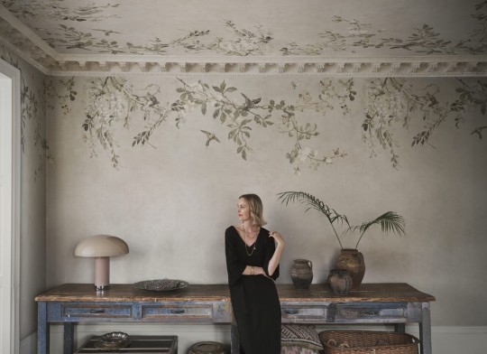 Sandberg S10832 Villa Como Luca Square Sand - mural z wiciokrzewem i wisterią